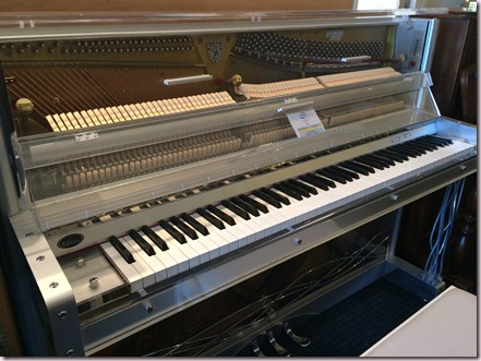Piano transparent 