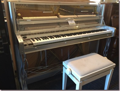Piano transparent