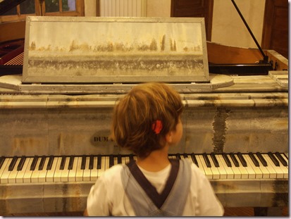 Enfant au piano