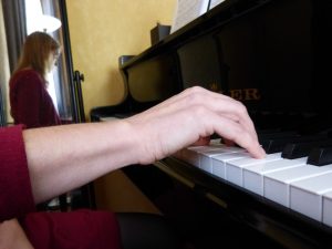 Main en forme de cuvette retournée