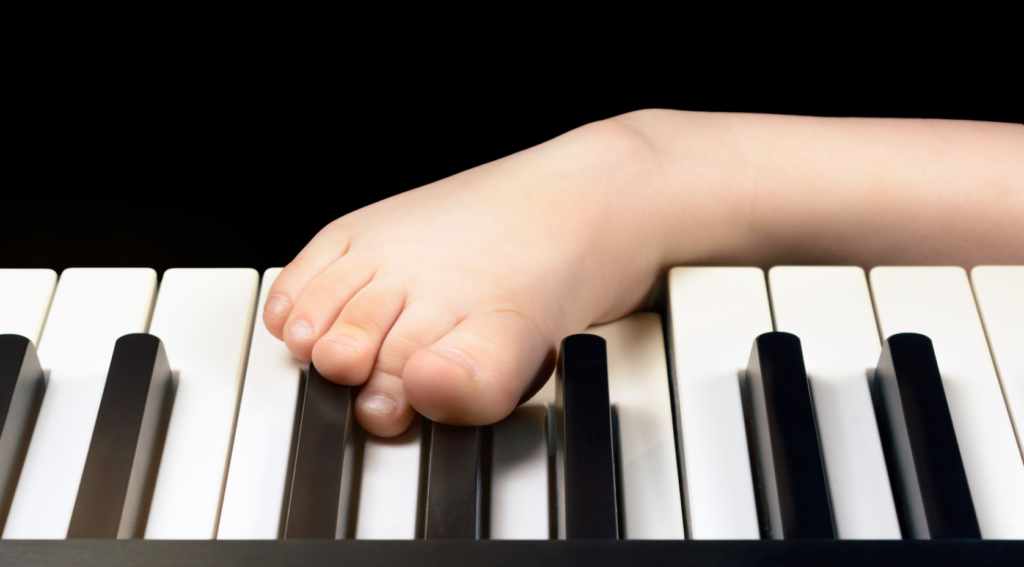 L’utilisation du pied au piano aussi précise que la main !